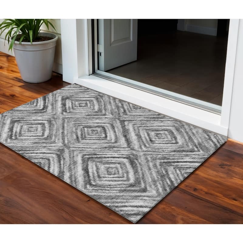 HomeRoots Geometric Transitional Rectangle Outdoor Rug - 3' x 5'