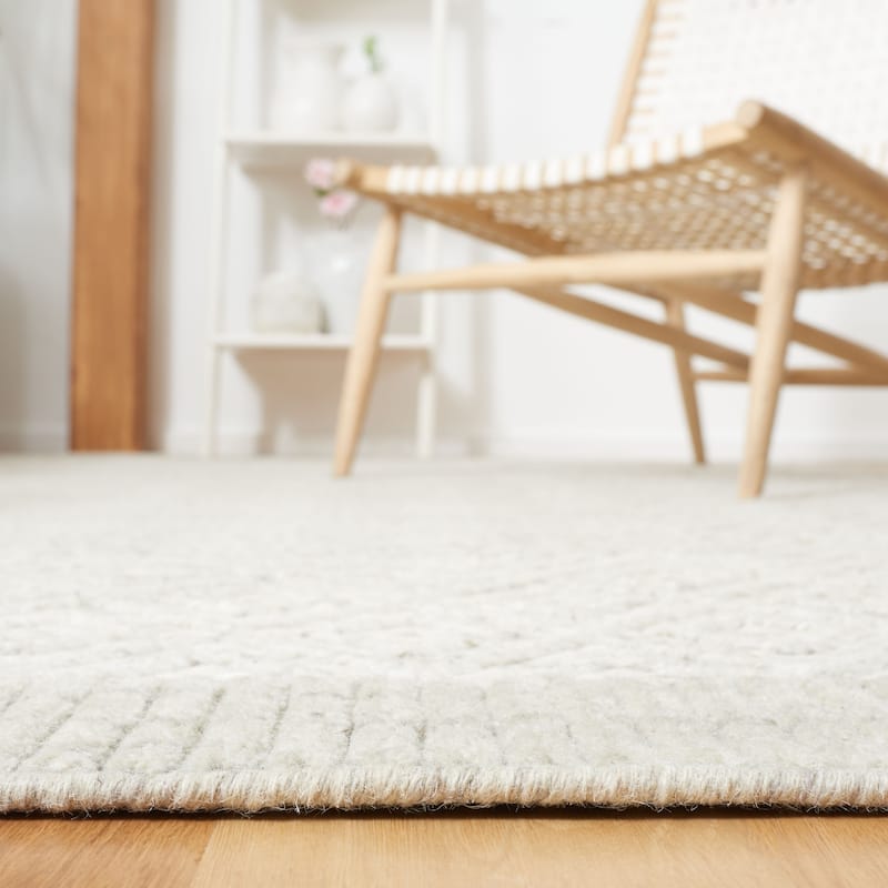 Martha Stewart by SAFAVIEH, Handmade Dietgard Wool Rug