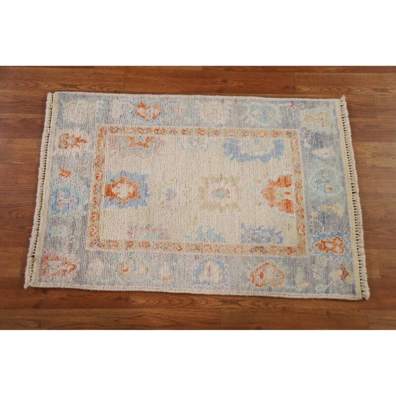 Hand Knotted Oriental 100% Wool Carpet Transitional Floral Beige & Ivories Oushak Area Rug - 2' 11'' X 2' 0''