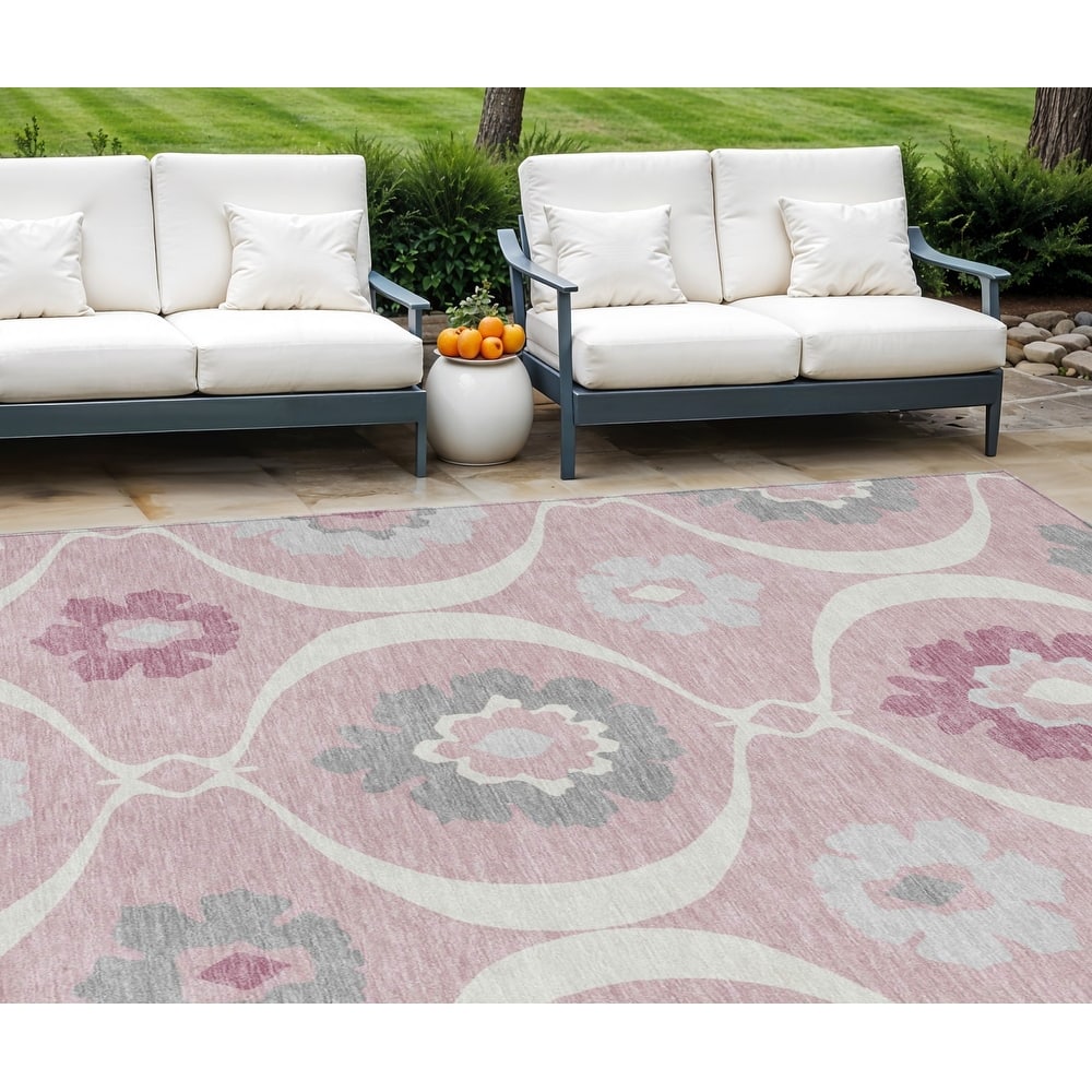 HomeRoots Medallion Transitional Rectangle Outdoor Rug