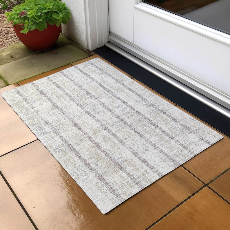 Machine Washable Indoor/ Outdoor Chantille Ombre Stripe Rug - Ivory - 1'8" x 2'6"