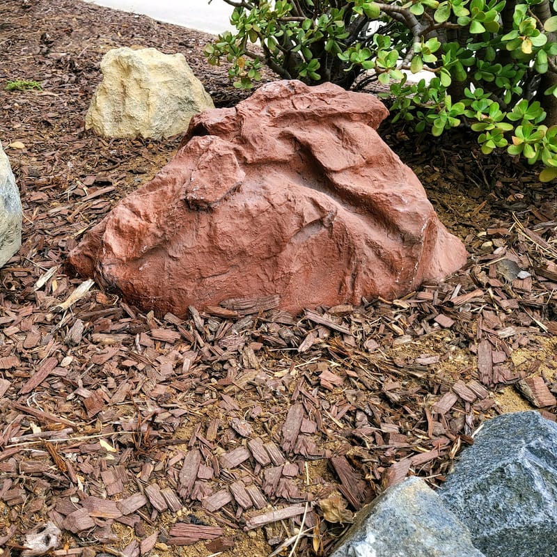 Outdoor Artificial Landscaping Rock Well Pump Cover Fiberglass Boulder