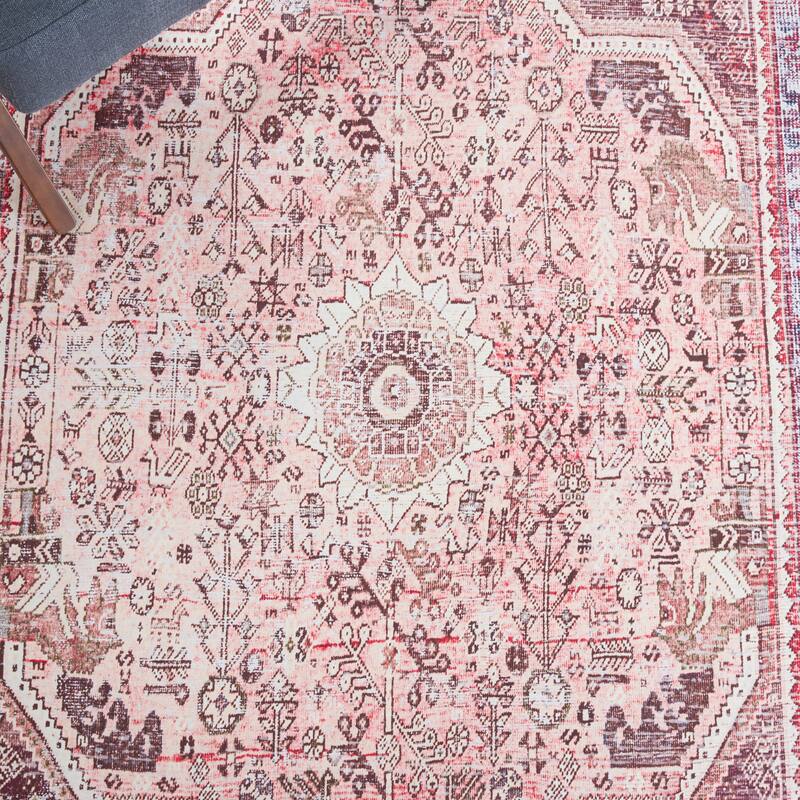 SAFAVIEH Tucson Machine Washable Slip Resistant Edmonia Traditional Rug