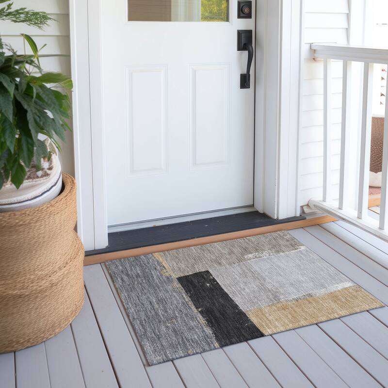 Machine Washable Indoor/ Outdoor Abstract Kraig Chantille Rug - Gray - 1'8" x 2'6"