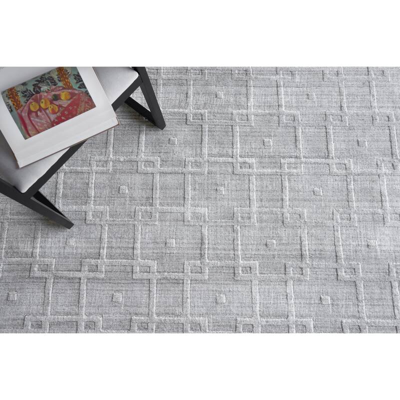 Exquisite Rugs Castelli Handmade Handloomed Bamboo Silk/New Zealand Wool Light Silver Area Rug.