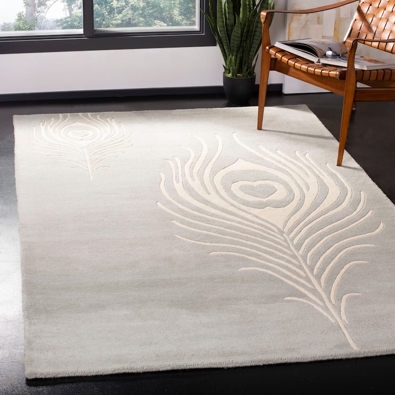 SAFAVIEH Handmade Soho Alyse Peacock Feather N.Z. Wool Rug - 7'6" x 9'6" - Grey/Ivory