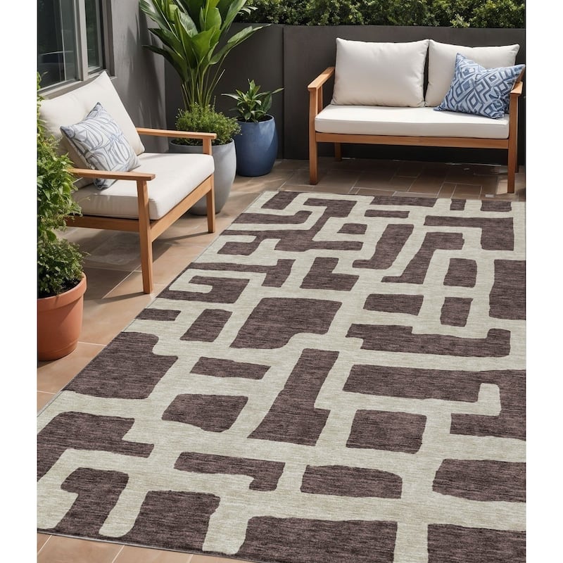 HomeRoots Abstract Transitional Rectangle Outdoor Rug - 5' X 8'