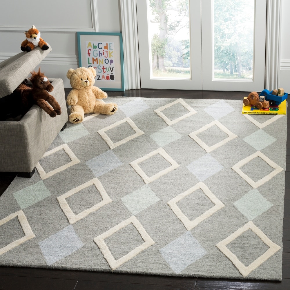 SAFAVIEH Handmade Kids Crysta Wool Rug