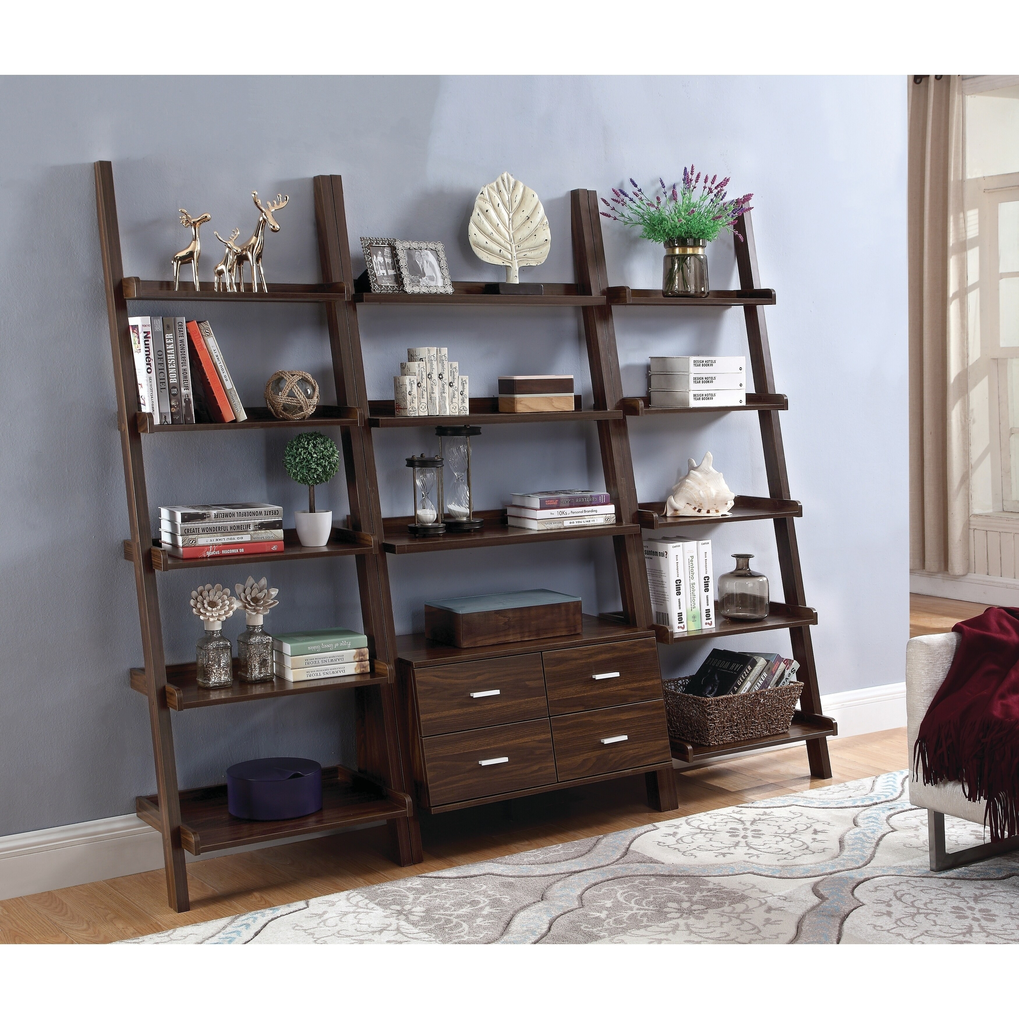 Carson store leaning bookcase