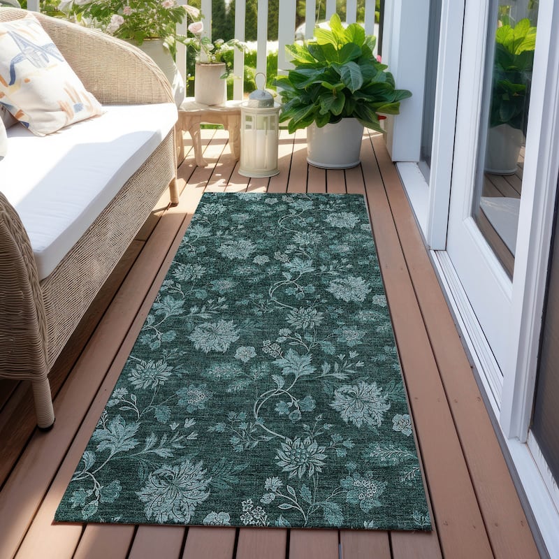 Machine Washable Indoor/ Outdoor Chantille Floral Farmhouse Rug