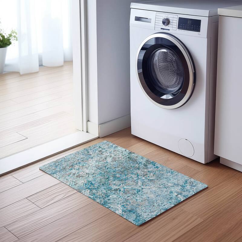 Machine Washable Indoor/ Outdoor Chantille Diamonds Distressed Rug