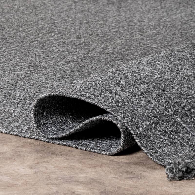 Nuloom Braided Courtney Tassel Indoor/Outdoor Area Rug