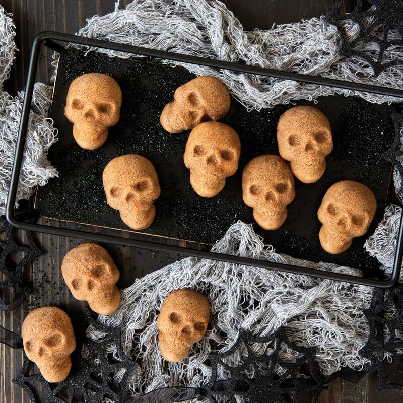 Nordic Ware Skull Bites Cakelet Pan - Brown