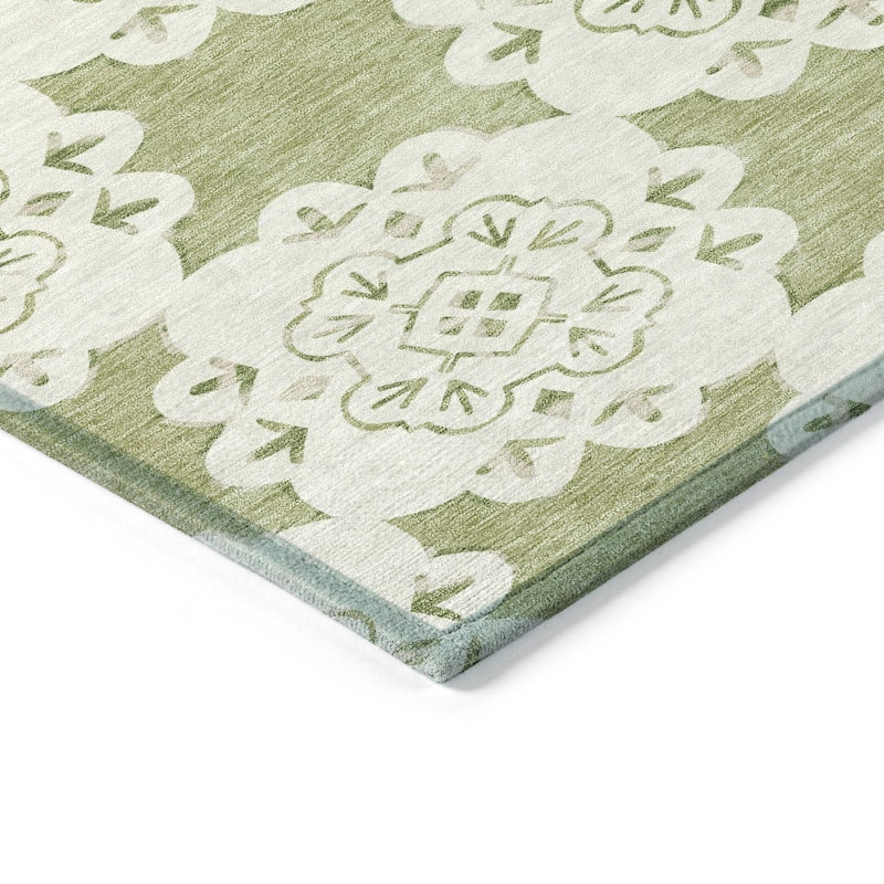 Machine Washable Indoor/ Outdoor Global Motif Chantille Rug