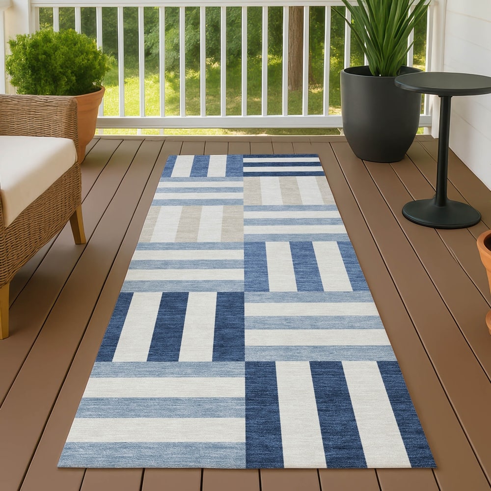 Machine Washable Indoor/ Outdoor Modern Hatch Chantille Rug