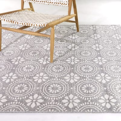 Edmond Vintage Medallion Indoor/Outdoor Area Rug
