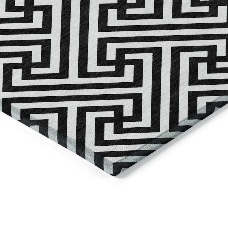 Machine Washable Indoor/ Outdoor Chantille Modern Geo Rug