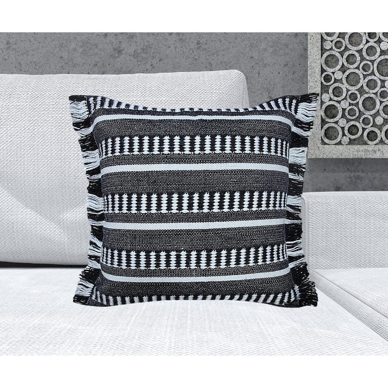 HomeRoots 20" X 20" Black Zippered Geometric Indoor Outdoor Throw Pillow - 22
