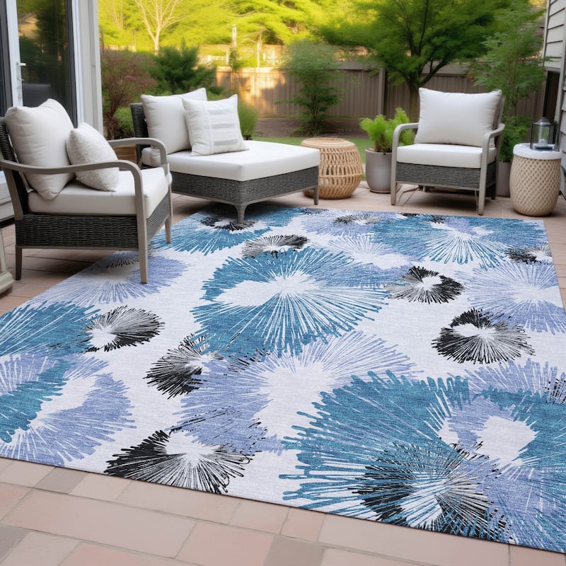 Machine Washable Indoor/Outdoor Modern Floral Chantille Rug