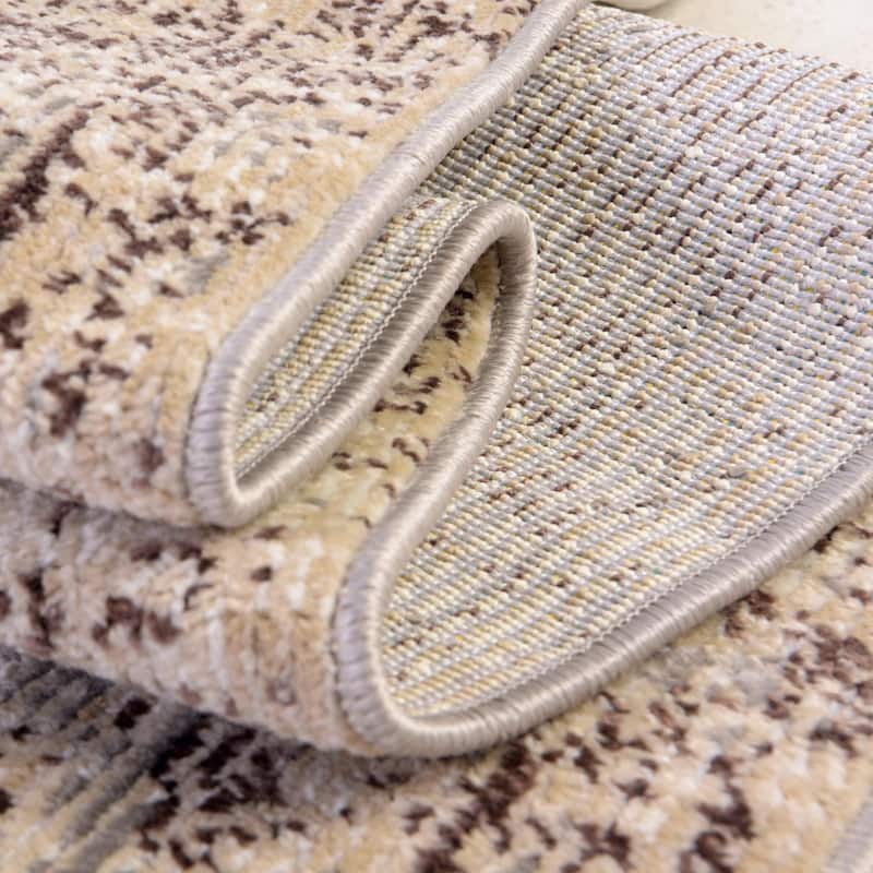 Traditional Kosmas Collection Area Rug