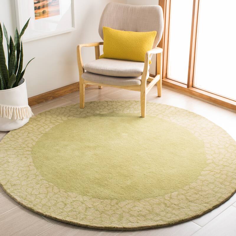 SAFAVIEH Handmade Soho Giselle Border N.Z. Wool Rug - 6' Round - Green/Light Green