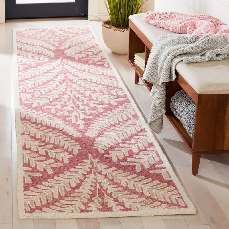 SAFAVIEH Handmade Capri Ilianka Wool Rug - 2'3" x 9' Runner - Pink/Ivory