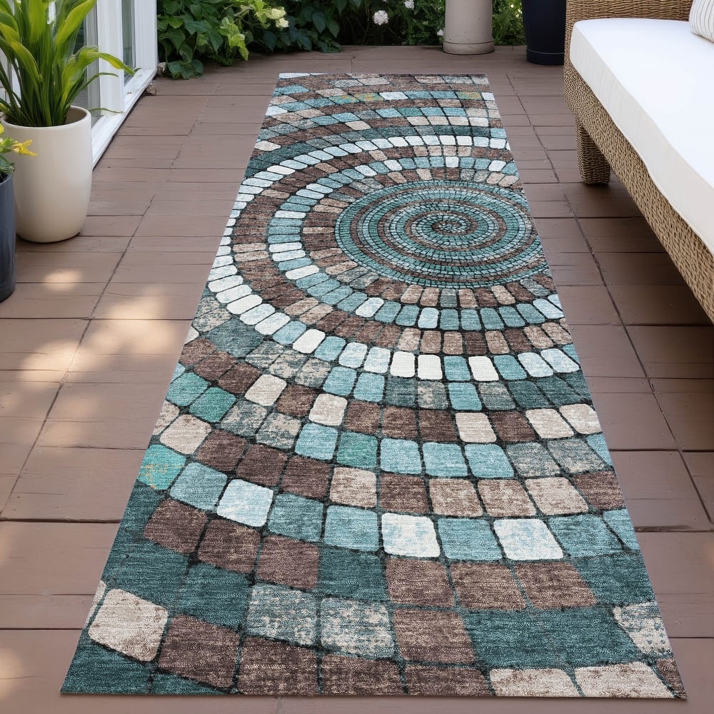Machine Washable Indoor/Outdoor Contemporary Pinwheel Chantille Rug