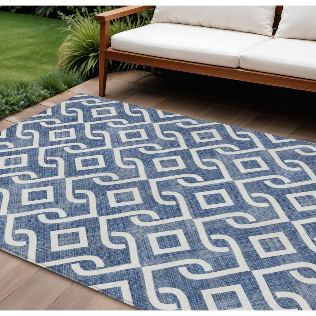 HomeRoots Geometric Transitional Rectangle Outdoor Rug