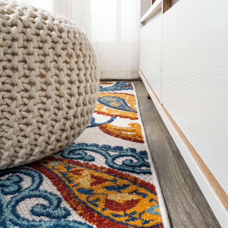 JONATHAN Y Gordes Paisley High-Low Indoor/Outdoor Area Rug