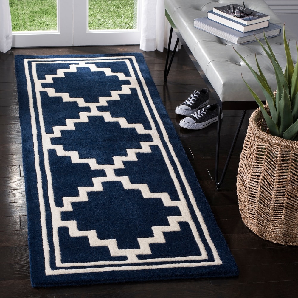 SAFAVIEH Handmade Chatham Doriane Modern Wool Rug