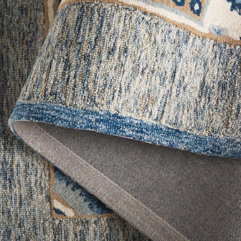 SAFAVIEH Handmade Metro Beppy Wool Rug