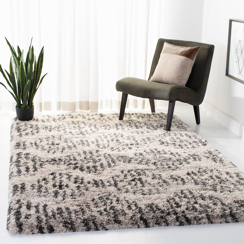 SAFAVIEH Iceland Shag Kimberlee Flokati 2.6-inch Thick Rug - 5'3" x 7'6" - Cream/Grey