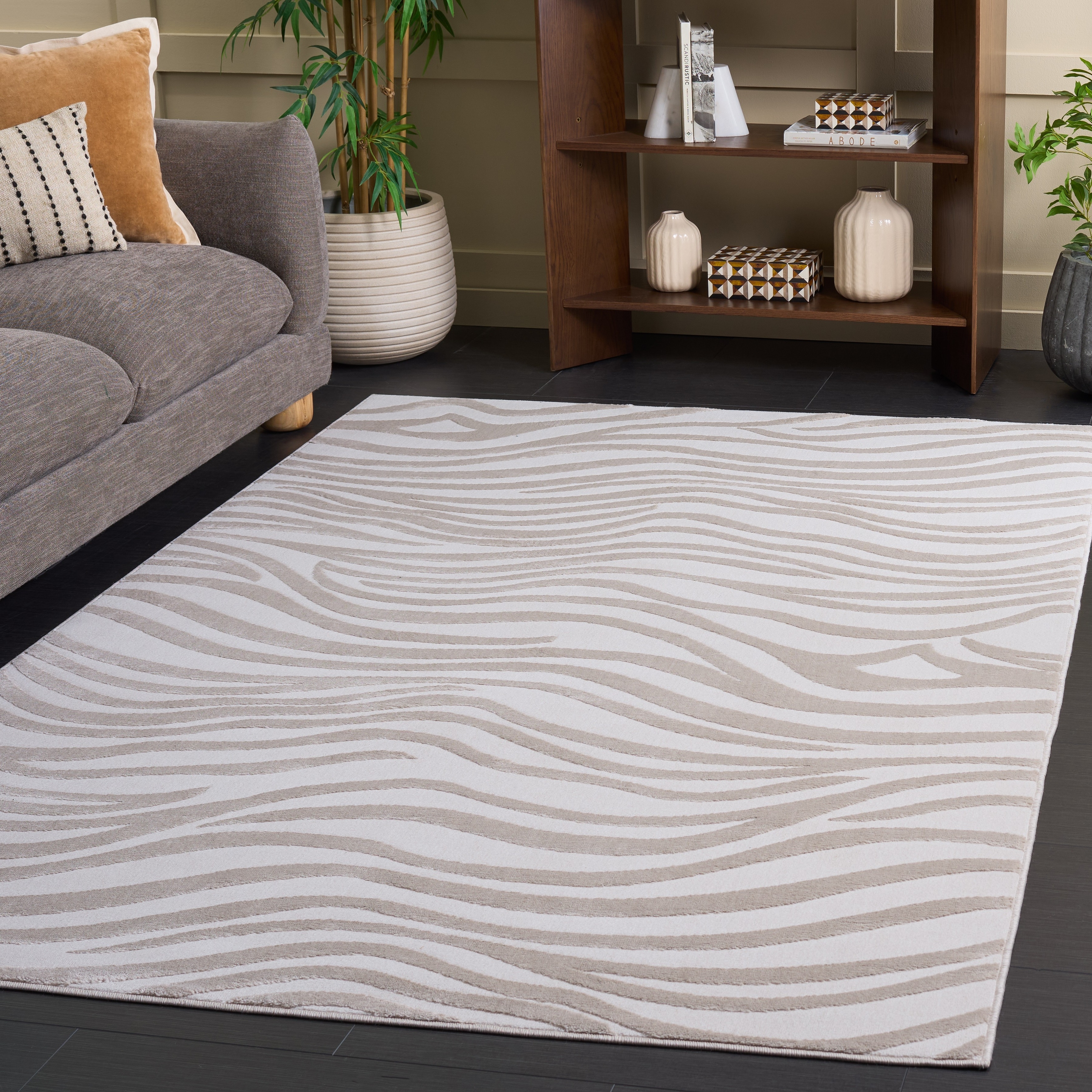 SAFAVIEH Saylor Fllanza Modern Rug