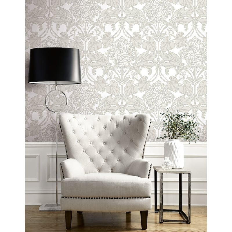 Seabrook Designs Floral Hydrangea Nonwoven Unpasted Wallpaper