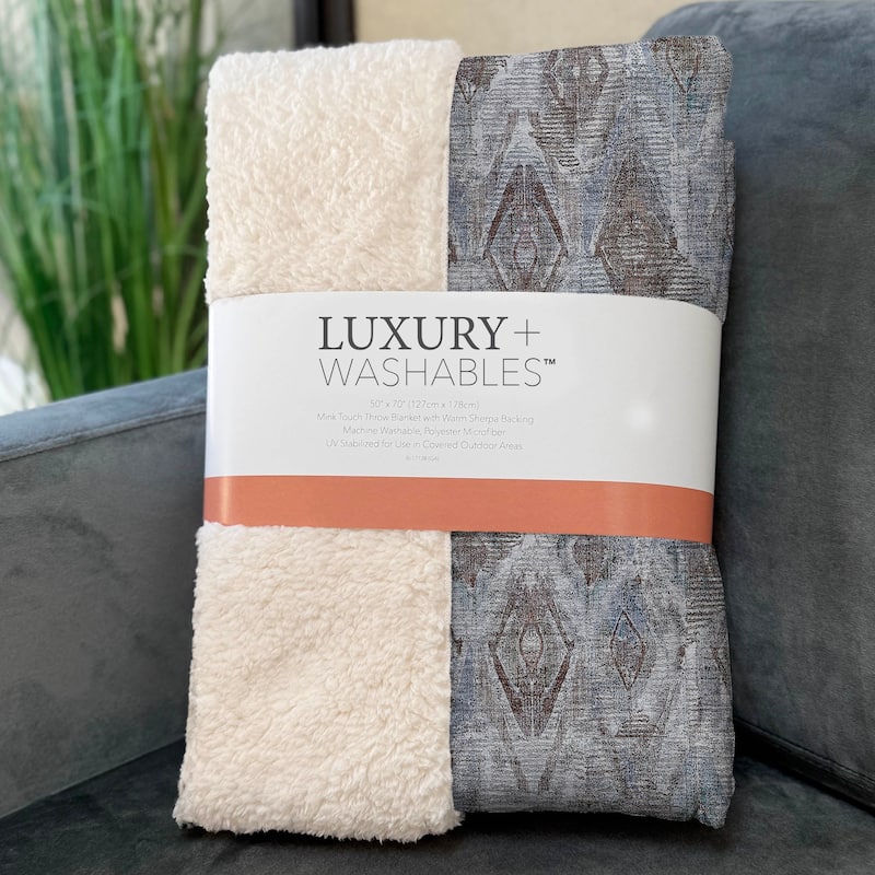 Premium Machine Washable Vintage Diamonds Sherpa Throw Blanket