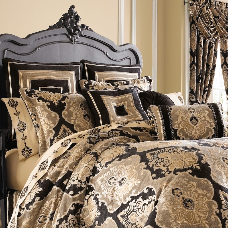 J. Queen New York Bradshaw Black Comforter Set