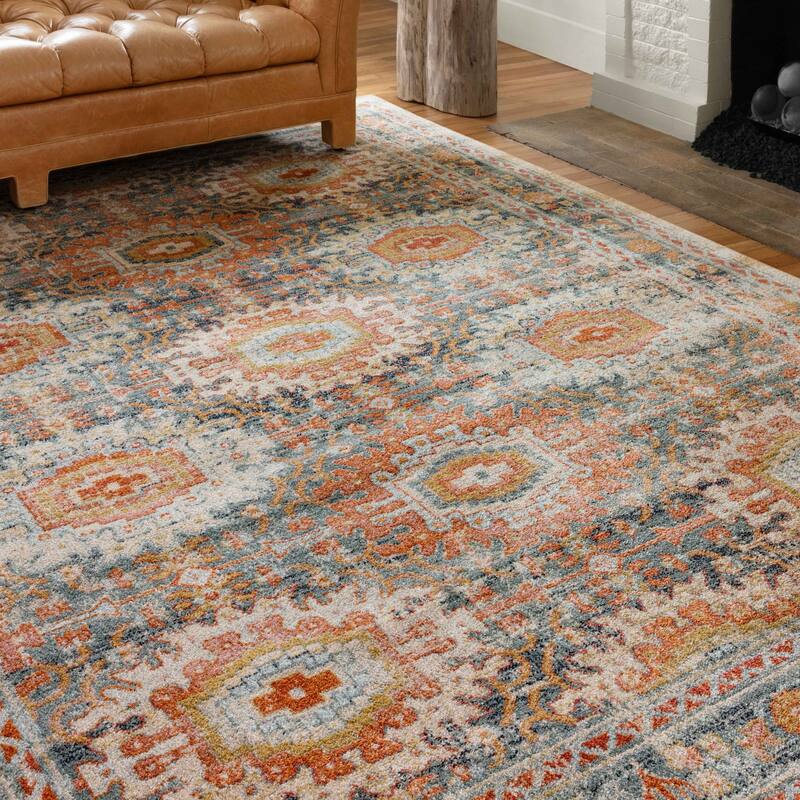 Alexander Home Luxe Fireside Antiqued Distressed Area Rug