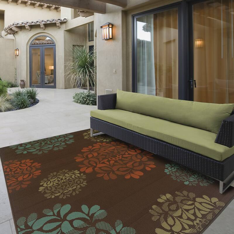 Vista Home Malta Floral Medallions Indoor-Outdoor Area Rug