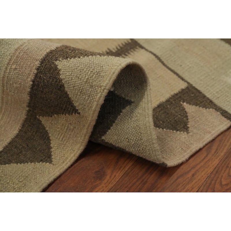 Hand Woven Oriental 100% Wool Carpet Southwestern Tribal Beige & Ivories Kilim Area Rug - 8' 2'' X 4' 8''