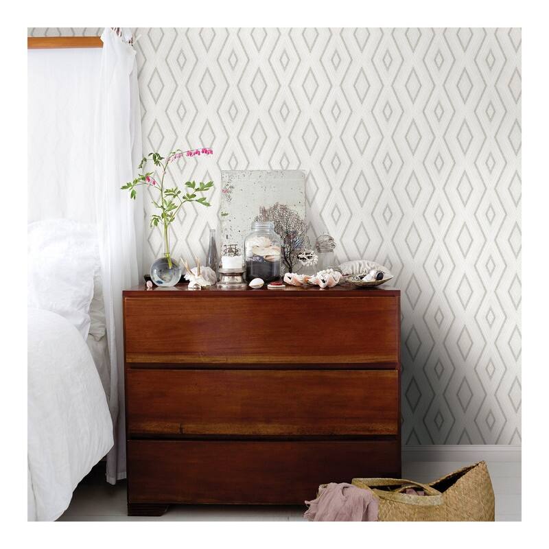 Chesapeake Santa Cruz Grey Geometric Wallpaper - 20.5 x 396 x 0.025