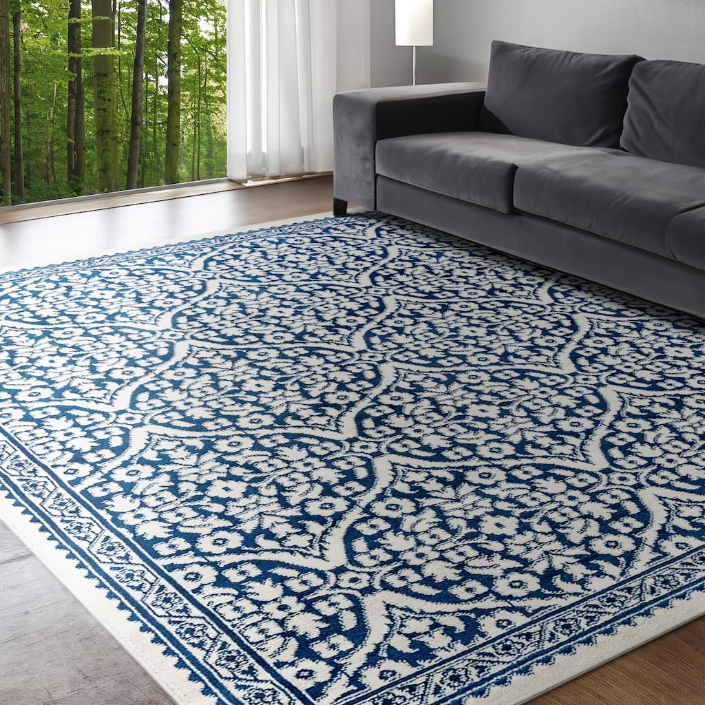 Carrington Bohemian & Eclectic Floral & Botanical Indoor Area Rug