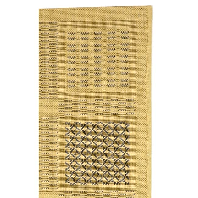 SAFAVIEH Courtyard Shirlee Indoor/ Outdoor Waterproof Patio Backyard Rug