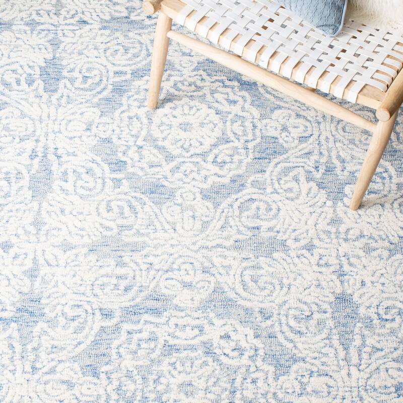 SAFAVIEH Handmade Metro Bhavani French Country Wool Rug