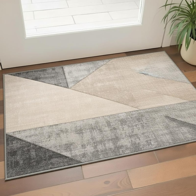 HomeRoots Geometric Modern Rectangle Area Rug - 3' X 5' - 3' X 5'