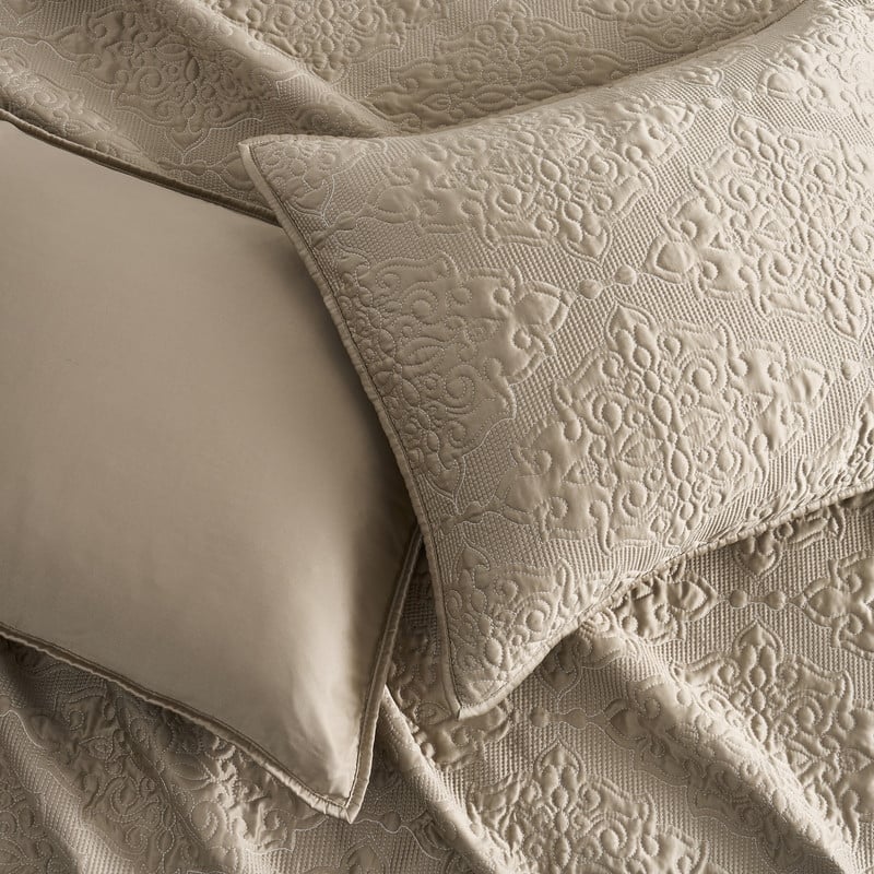 Wonderful Satin Quilt Set Cooling 5-Piece Bedding Set for Summer