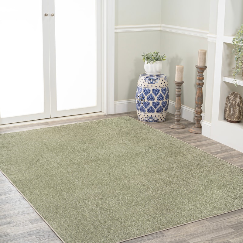 JONATHAN Y Fawning Classic Solid Low-Pile Machine-Washable Terra Area Rug
