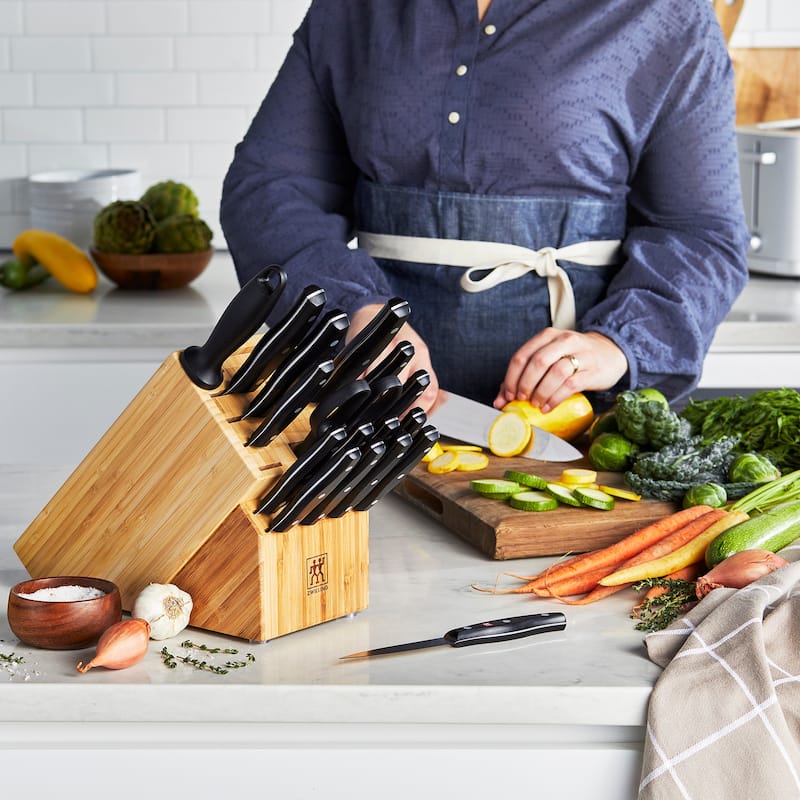 ZWILLING Twin Signature 19-pc German Knife block set, Made in Company-Owned German Factory, Special Formula Steel - Black
