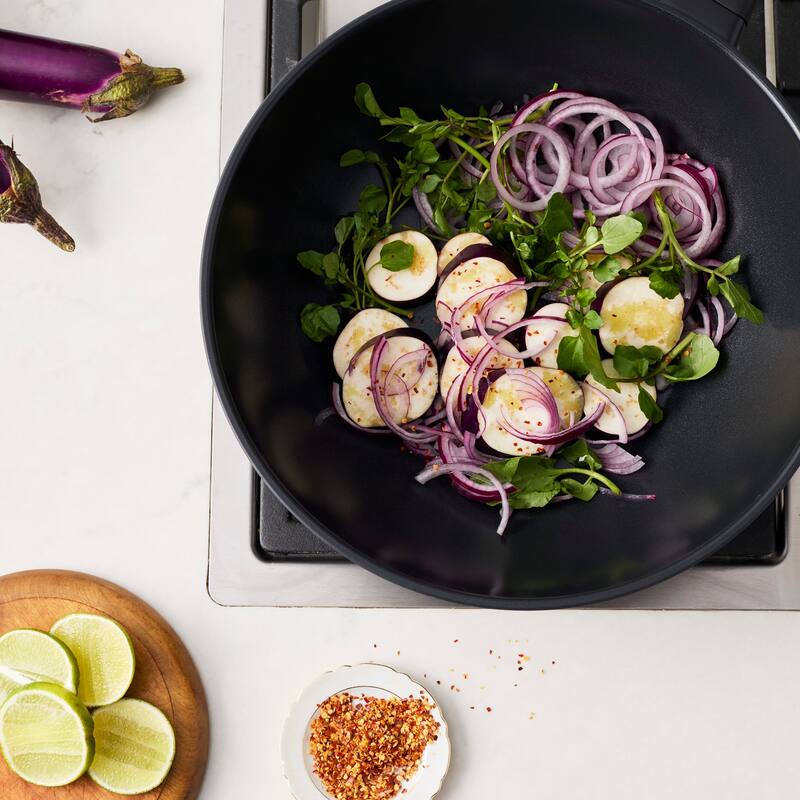 ZWILLING Madura Plus Ceramic 12-inch Aluminum Stir Fry Pan Ceramic Nonstick - Black