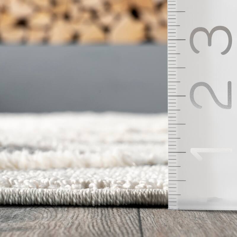 Nuloom Geometric Transitional Tasseled Area Rug