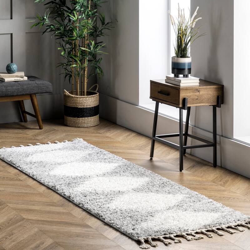 Nuloom Denton Diamond Shag Tassel Area Rug - 2'8" x 8' Runner - White